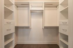 Walk-in closet - 