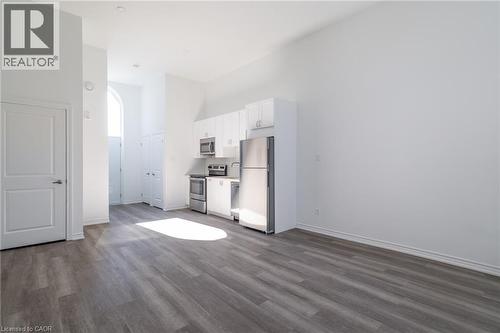 16 West Avenue S, Hamilton, ON - Indoor Photo Showing Other Room