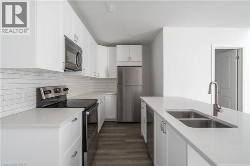 16 West Avenue S, Hamilton, ON - Indoor Photo Showing Kitchen With Double Sink With Upgraded Kitchen