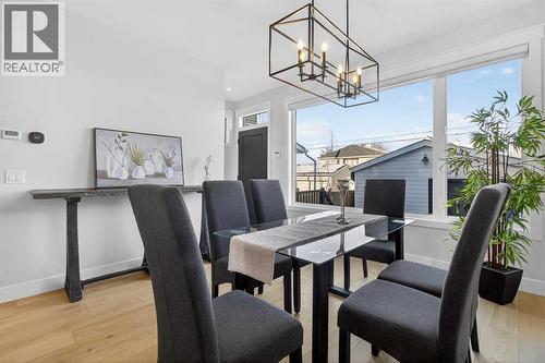 124 26 Avenue Ne, Calgary, AB - Indoor Photo Showing Dining Room