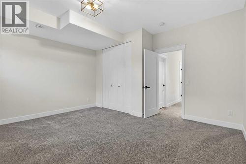 124 26 Avenue Ne, Calgary, AB - Indoor Photo Showing Other Room