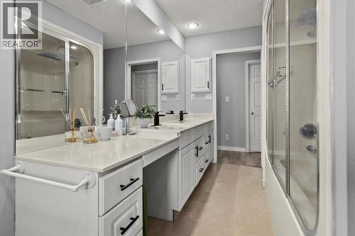 136 Parkglen Crescent Se, Calgary, AB - Indoor Photo Showing Bathroom