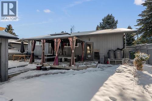 136 Parkglen Crescent Se, Calgary, AB - Outdoor