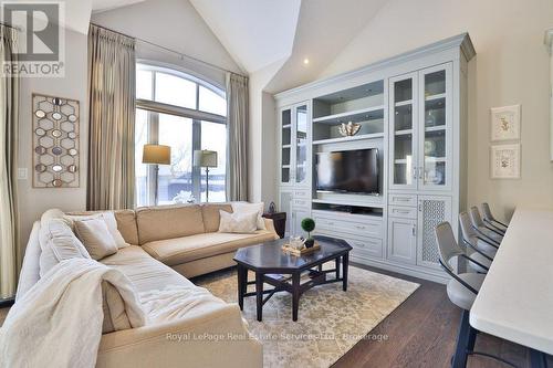 12 - 3353 Liptay Avenue, Oakville (Bc Bronte Creek), ON - Indoor Photo Showing Living Room