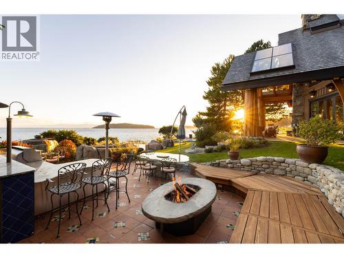 5871 Sunshine Coast Highway, Sechelt, BC - Outdoor With Deck Patio Veranda