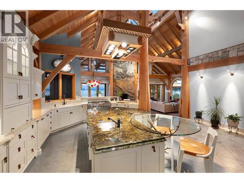 5871 Sunshine Coast Highway, Sechelt, BC - Indoor