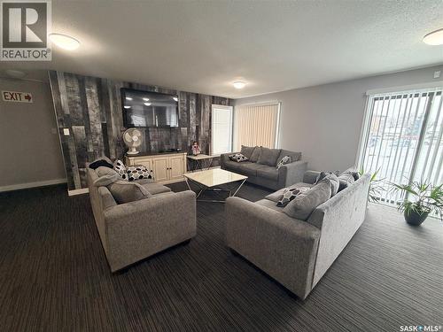 B3 375 Kingsmere Boulevard, Saskatoon, SK - Indoor Photo Showing Living Room