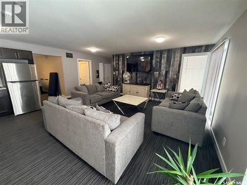 B3 375 Kingsmere Boulevard, Saskatoon, SK - Indoor Photo Showing Living Room