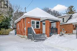 390 JARVIS STREET  Oshawa, ON L1G 5L2