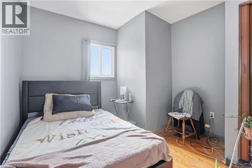 121 Gibson Avenue, Hamilton, ON - Indoor Photo Showing Bedroom