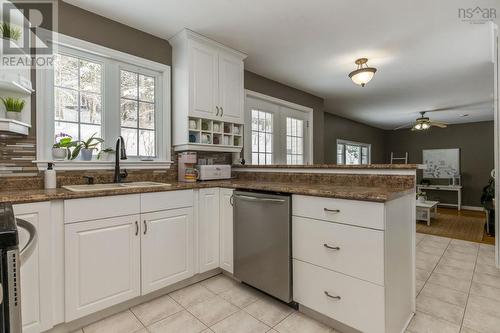 Kitchen - 19 Newport Drive, Fall River, NS - Indoor Photo Showing Kitchen