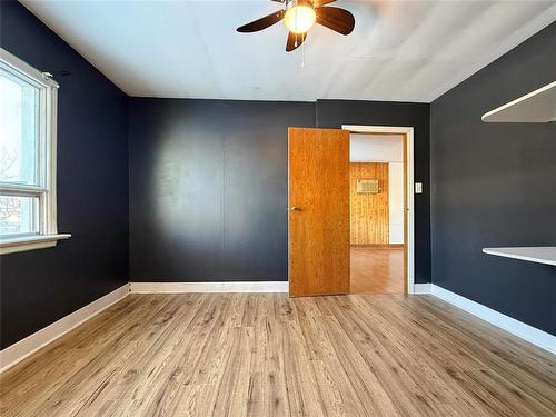 852 5Th Street, Brandon, MB - Indoor Photo Showing Other Room