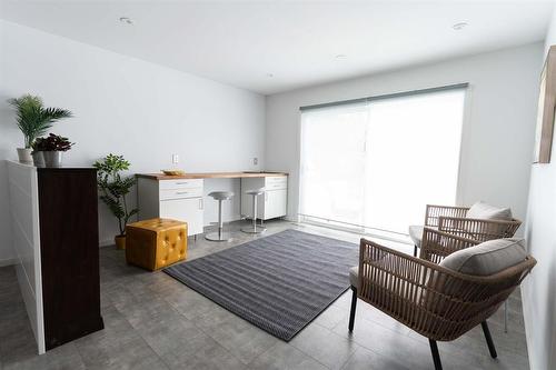 121 Aldershot Boulevard, Winnipeg, MB - Indoor