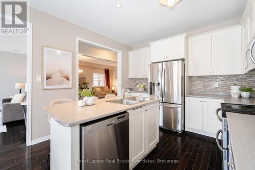 39 Wildflower Lane, Halton Hills, ON - Indoor Photo Showing Kitchen With Double Sink With Upgraded Kitchen