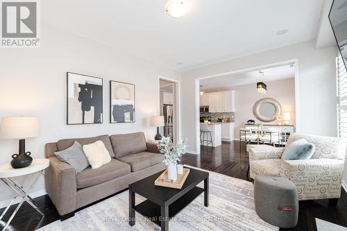 39 Wildflower Lane, Halton Hills, ON - Indoor Photo Showing Living Room