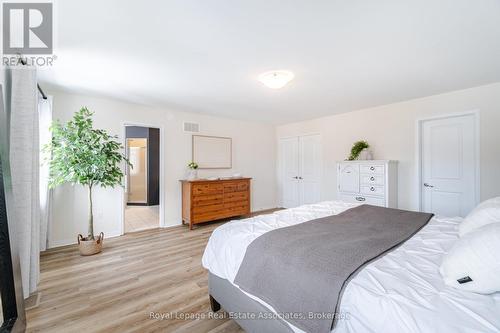 39 Wildflower Lane, Halton Hills, ON - Indoor Photo Showing Bedroom