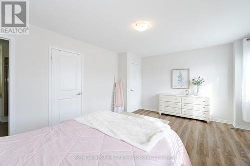 39 Wildflower Lane, Halton Hills, ON - Indoor Photo Showing Bedroom