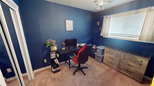 304 30Th Avenue, Cranbrook, BC - Indoor Photo Showing Office