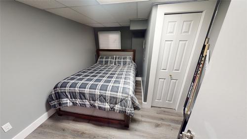 304 30Th Avenue, Cranbrook, BC - Indoor Photo Showing Bedroom