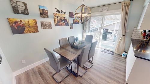 304 30Th Avenue, Cranbrook, BC - Indoor Photo Showing Dining Room