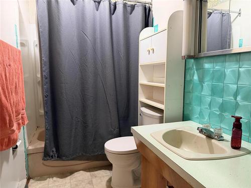 118 Wright Avenue E, Angusville, MB - Indoor Photo Showing Bathroom