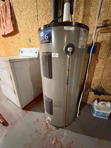118 Wright Avenue E, Angusville, MB - Indoor Photo Showing Laundry Room