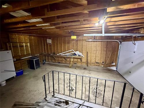 118 Wright Avenue E, Angusville, MB - Indoor