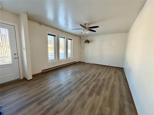 118 Wright Avenue E, Angusville, MB - Indoor Photo Showing Other Room