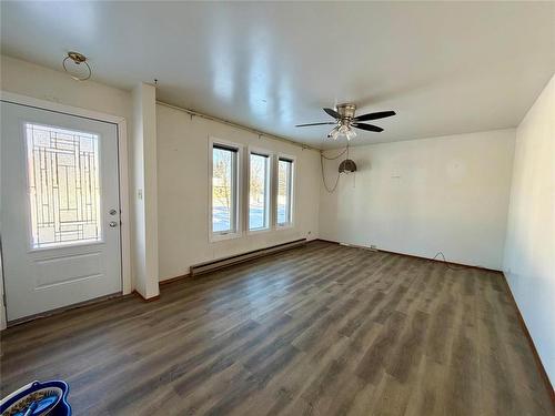 118 Wright Avenue E, Angusville, MB - Indoor Photo Showing Other Room
