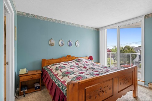 202-220 Townsite Rd, Nanaimo, BC - Indoor Photo Showing Bedroom