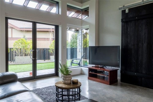 108-2049 Country Club Way, Langford, BC - Indoor