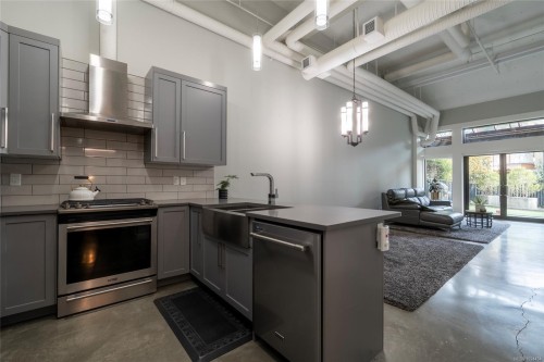 108-2049 Country Club Way, Langford, BC - Indoor Photo Showing Kitchen With Upgraded Kitchen