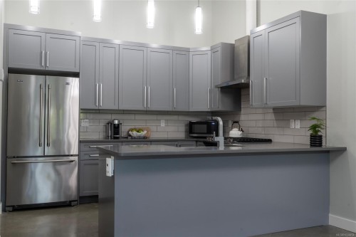 108-2049 Country Club Way, Langford, BC - Indoor Photo Showing Kitchen With Upgraded Kitchen