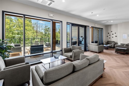 530-920 Reunion Ave, Langford, BC - Indoor Photo Showing Living Room