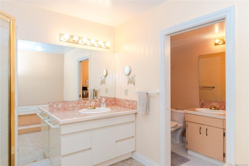 4727 Treetop Hts, Saanich, BC 