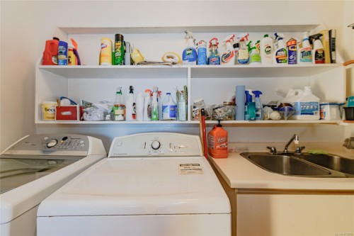 4727 Treetop Hts, Saanich, BC 