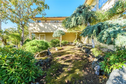 4727 Treetop Hts, Saanich, BC 