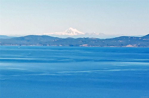 4727 Treetop Hts, Saanich, BC 