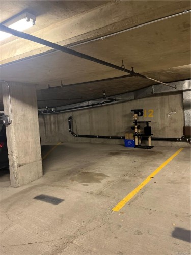 402-1241 Fairfield Rd, Victoria, BC - Indoor Photo Showing Garage