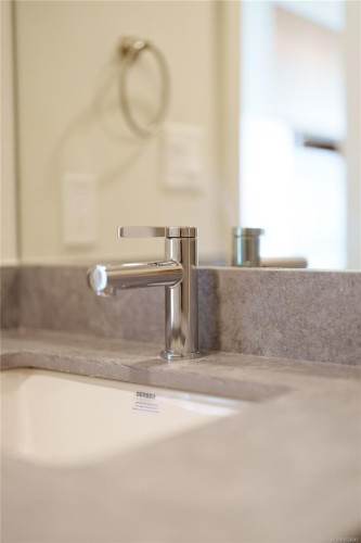 205-629 Speed Ave, Victoria, BC - Indoor Photo Showing Bathroom