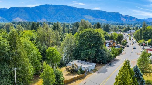 160 Cowichan Lake Rd, Lake Cowichan, BC 