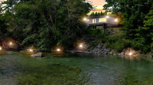 160 Cowichan Lake Rd, Lake Cowichan, BC 