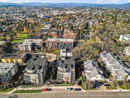 301-1018 Inverness Rd, Saanich, BC - Outdoor With View