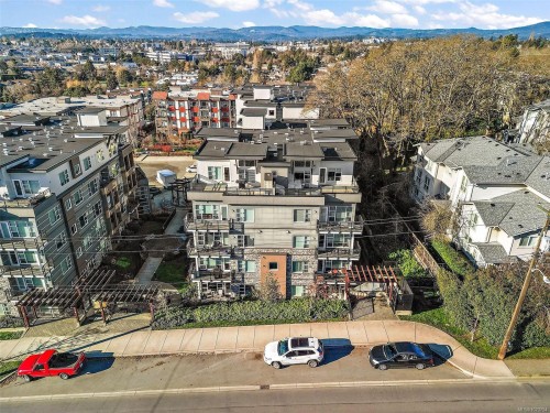 301-1018 Inverness Rd, Saanich, BC - Outdoor With View
