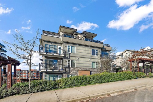 301-1018 Inverness Rd, Saanich, BC - Outdoor