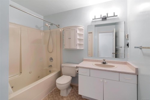 38-2560 Wilcox Terr, Central Saanich, BC 