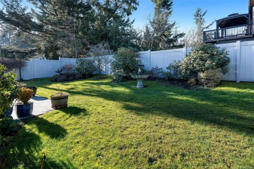 38-2560 Wilcox Terr, Central Saanich, BC 