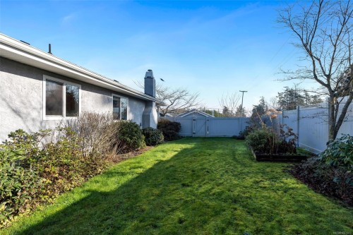 38-2560 Wilcox Terr, Central Saanich, BC 