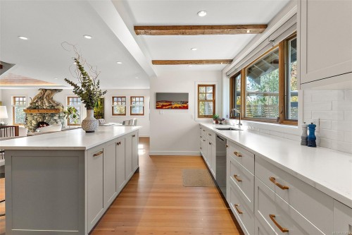 614 Monterey Ave, Oak Bay, BC 