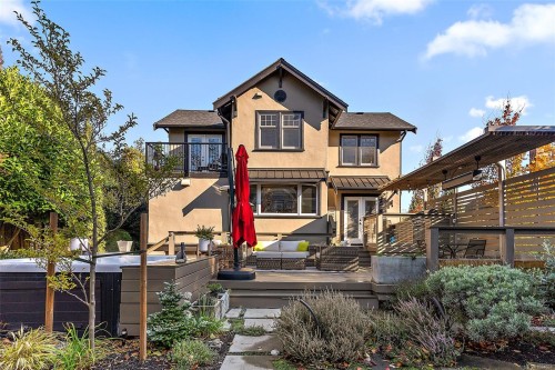 614 Monterey Ave, Oak Bay, BC 